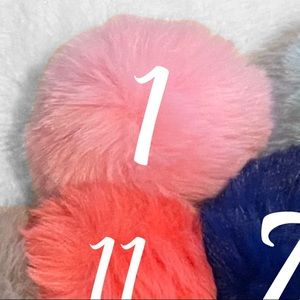 (11) Pink Pom Pom Balls